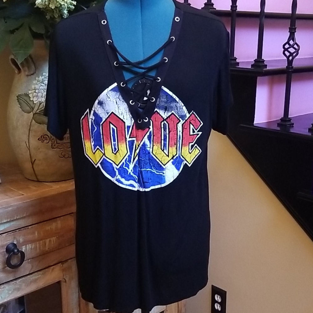 New Rebellious One ❤ LOVE Top - SZ XL